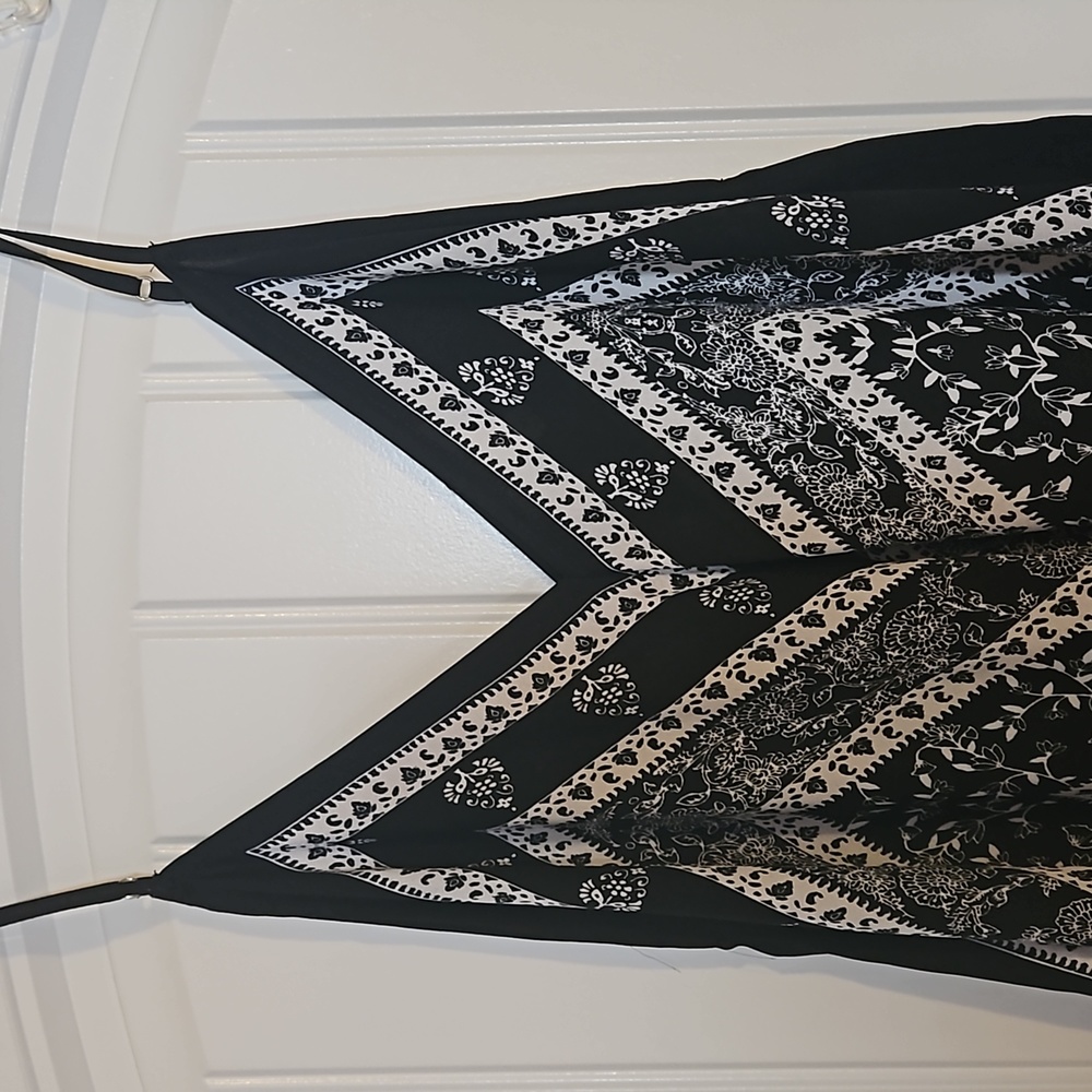 3/$15 Meraki handkerchief top/cover-up - Picture 2 of 6